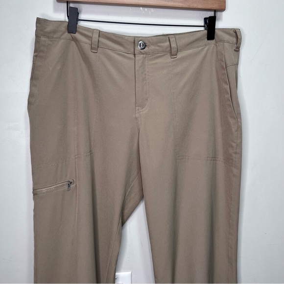 Patagonia Tan Lightweight Hiking Pants Size 12 - Picture 2 of 11